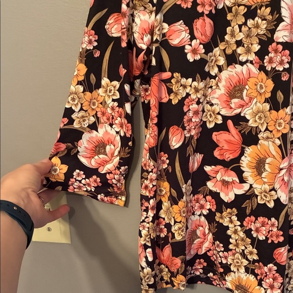 Kim & Cami Floral Short Sleeve Tee - Black and Pink - Picture 6 of 14